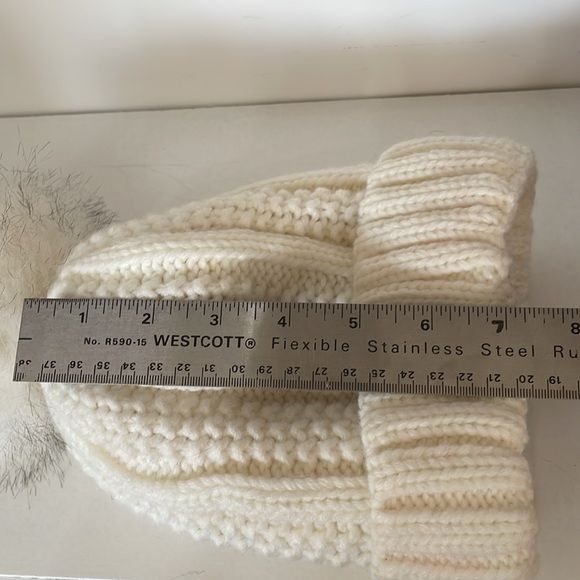 Page One Beanie Women with Furry Pom Pom Cream Color - Picture 7 of 11